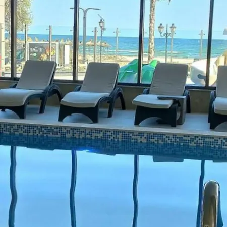 Sea Side Pool & Apartamento *