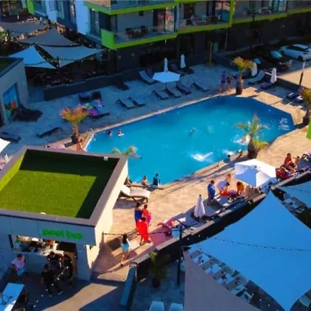 Sea Side Pool & Apartment *
