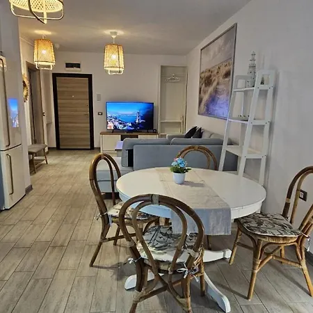 Sea Side Pool & * Нэводари