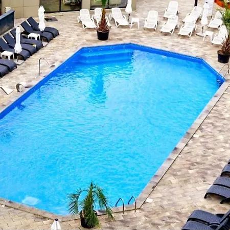 Sea Side Pool &