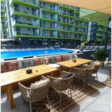 Sea Side Pool & * Нэводари
